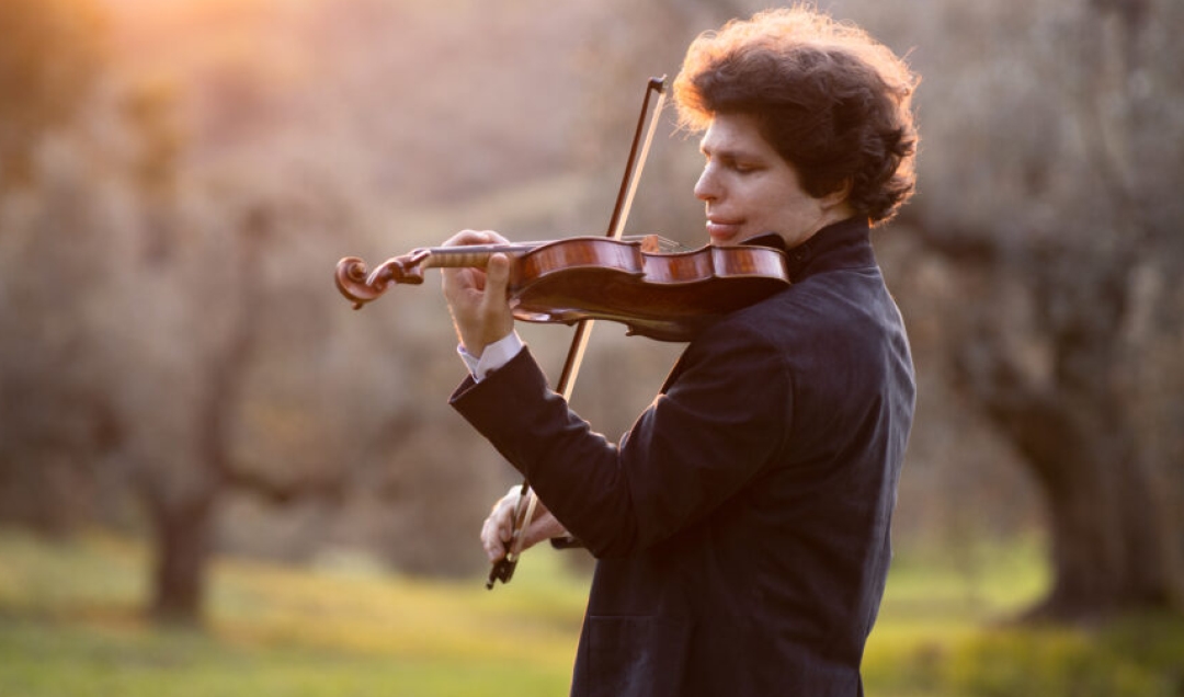 Augustin Hadelich és a Concerto Budapest
