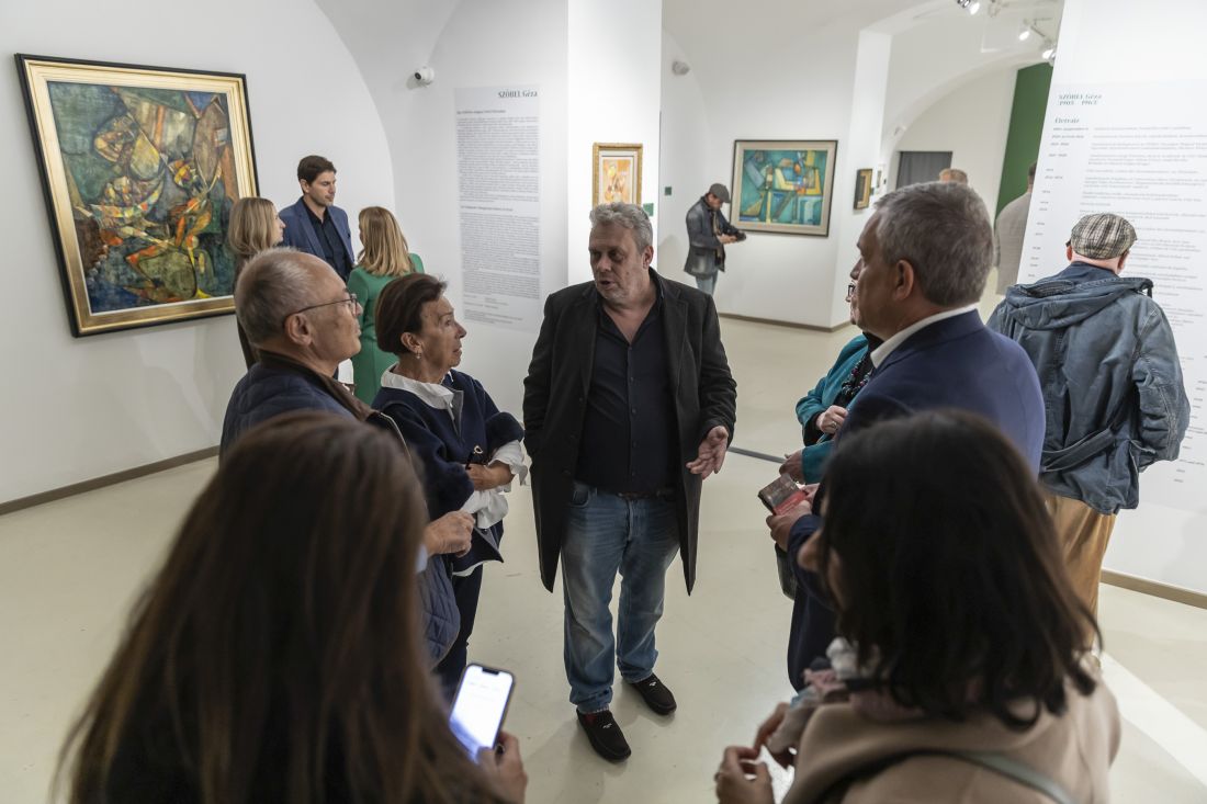 Tárlatvezetés Makláry Kálmánnal a Szóbel Géza kiállításban