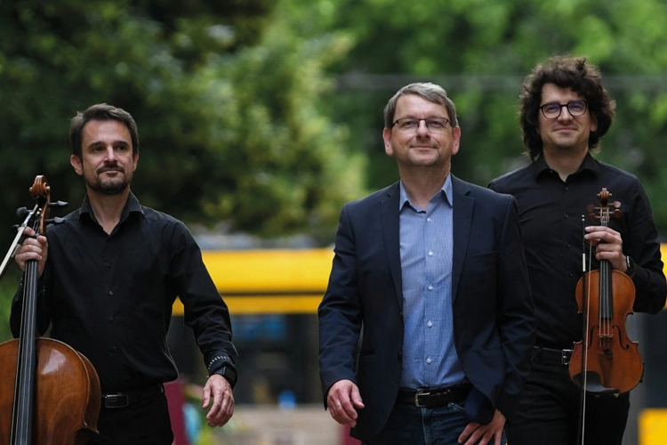 Link: ENCORE!: Megyek Budára - Fesztbaum Béla estje Bächer Iván újlipótvárosi írásaiból, sok zenével.