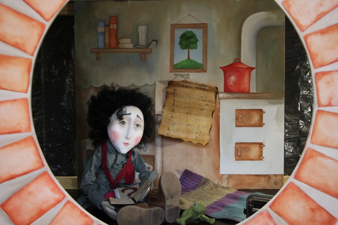 Link: Momo - Bábelőadás 