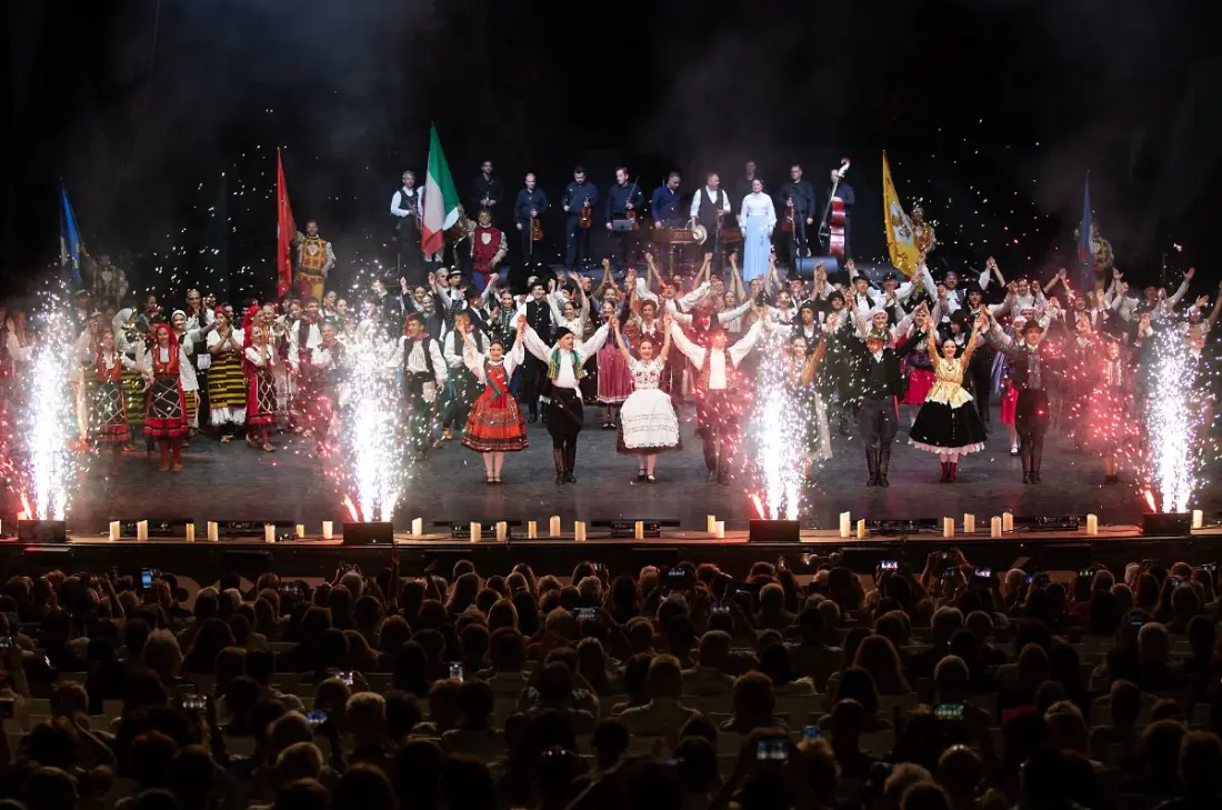 Link: 31. Duna Karnevál Gála