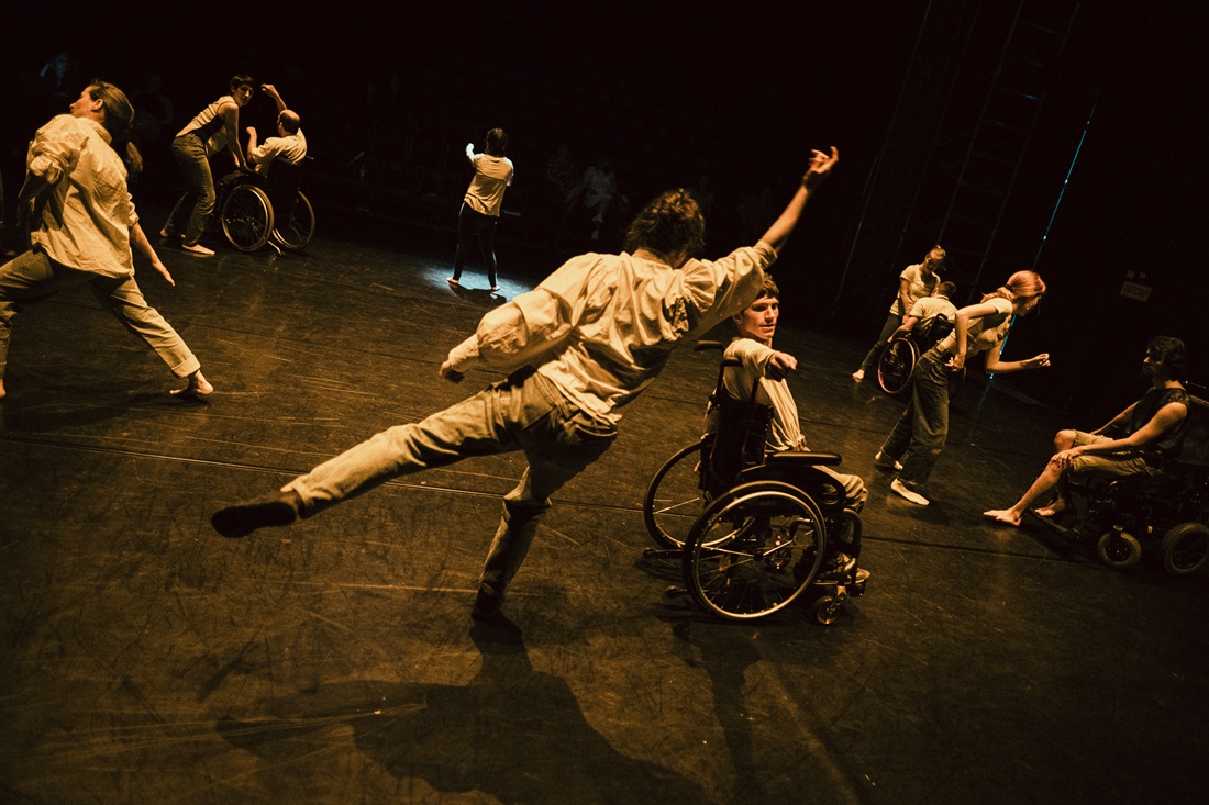 Idol - Inkluzív kortárstánc előadás