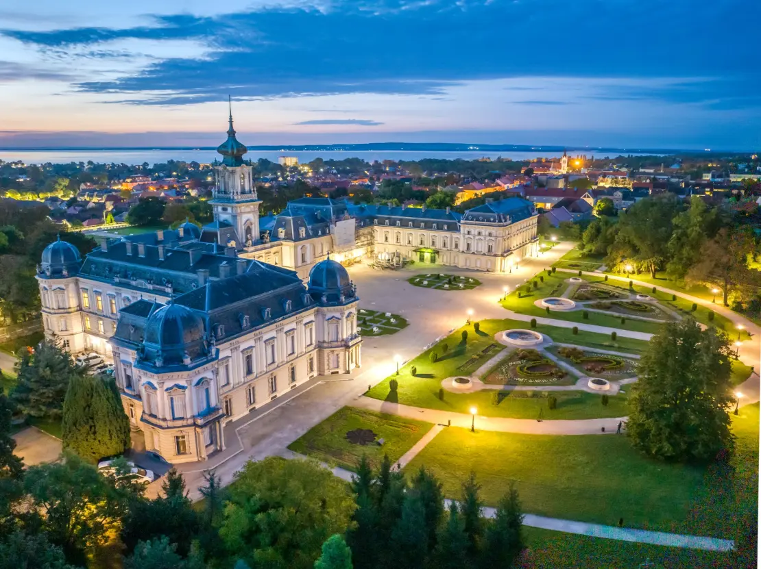 Kult/Szín/Tér