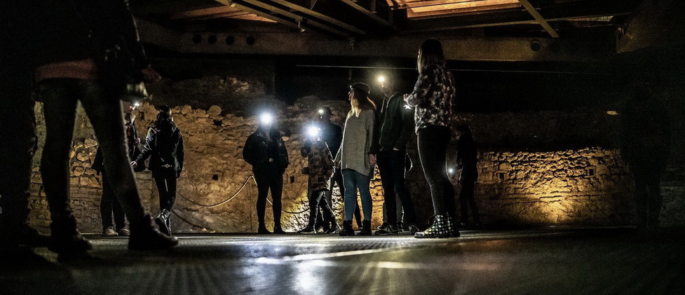 Éjszakai tárlatjárat