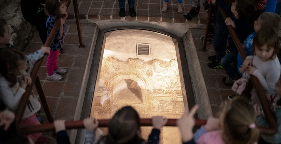 Link: Éjszakai tárlatjárat gyerekeknek